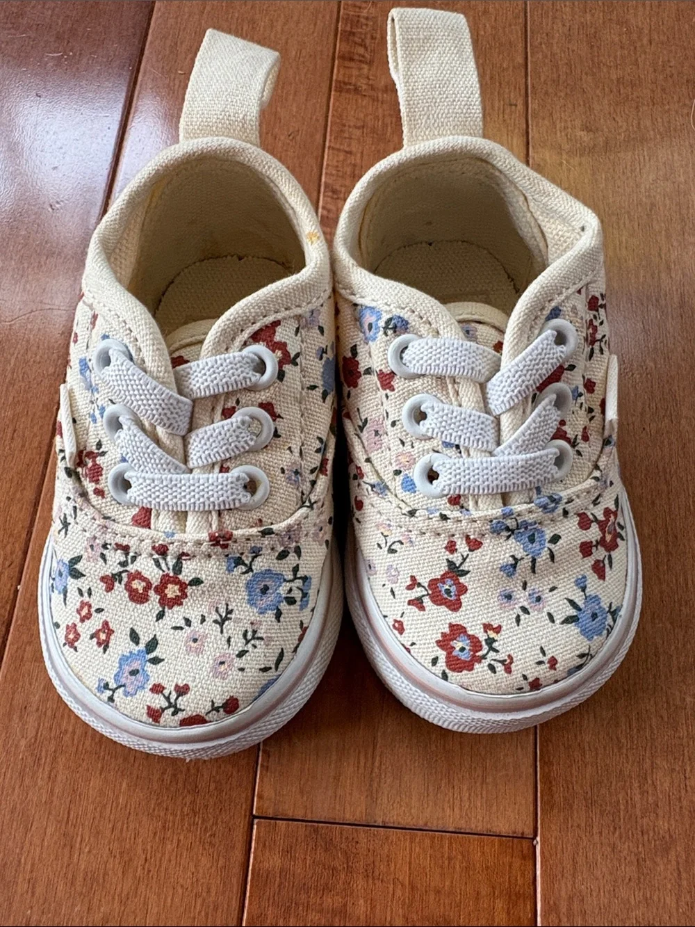Vans Kids Cream Canvas Floral Lace-Up Sneakers with Red & Blue Accents